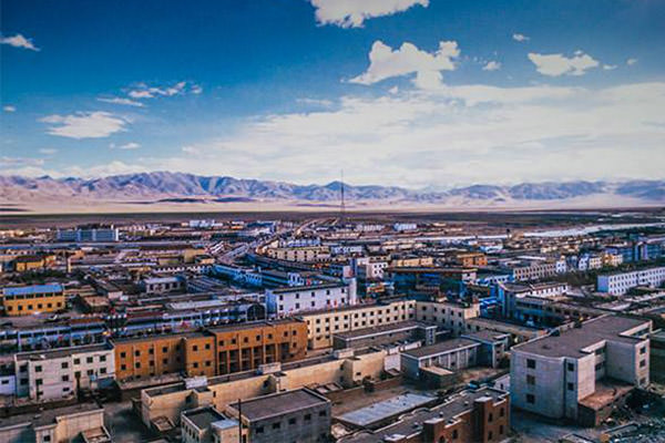 Chinesischer Plattenbau in Tibet