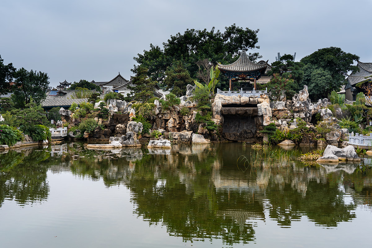 Teich im Zhu-Garten / Jianshui