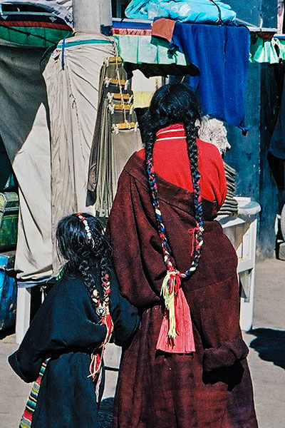Kopfschmuck tibetischer Frauen / Lhasa