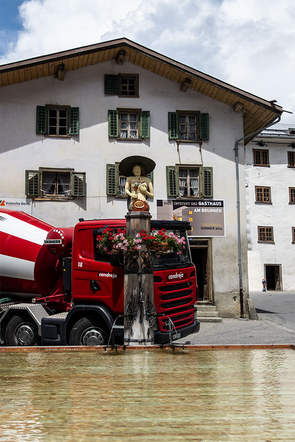 Dorfbrunnen Valendas / Schweiz