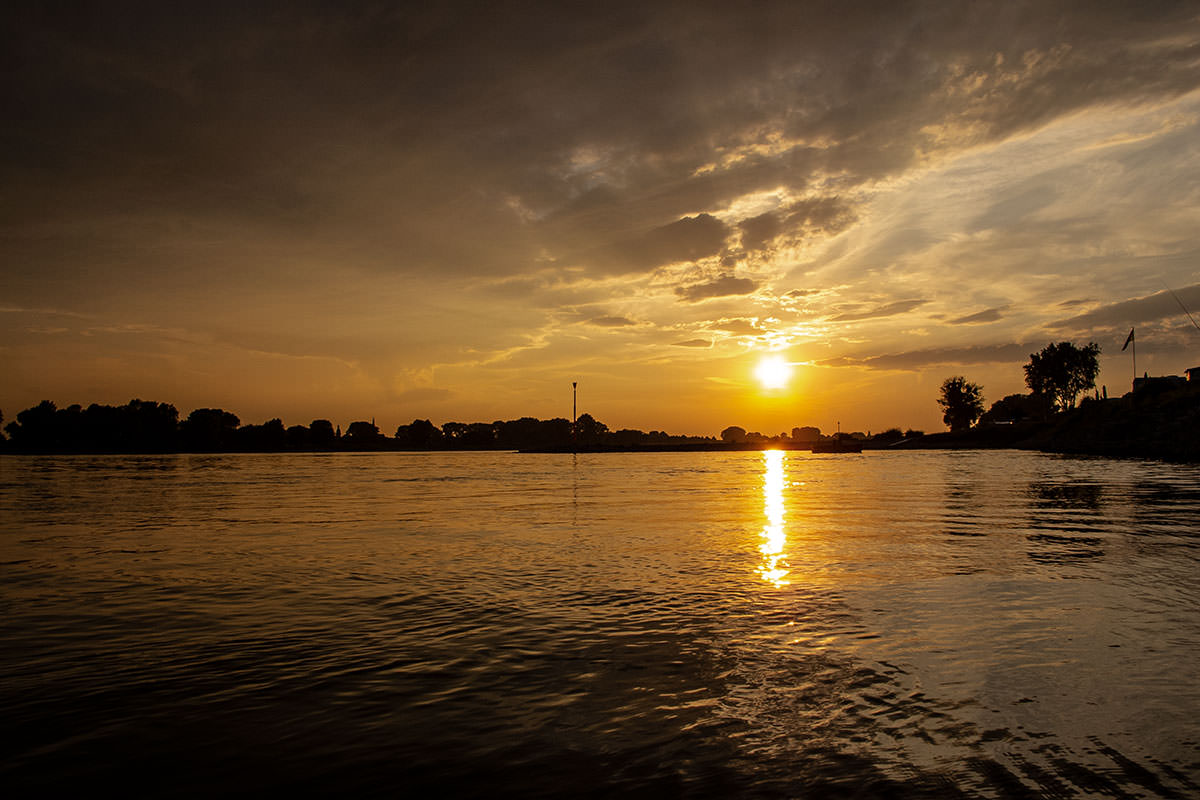 Rhein bei Monheim