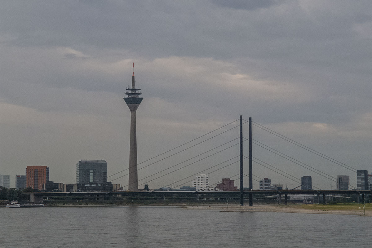 Düsseldorfer Rheinbrücke