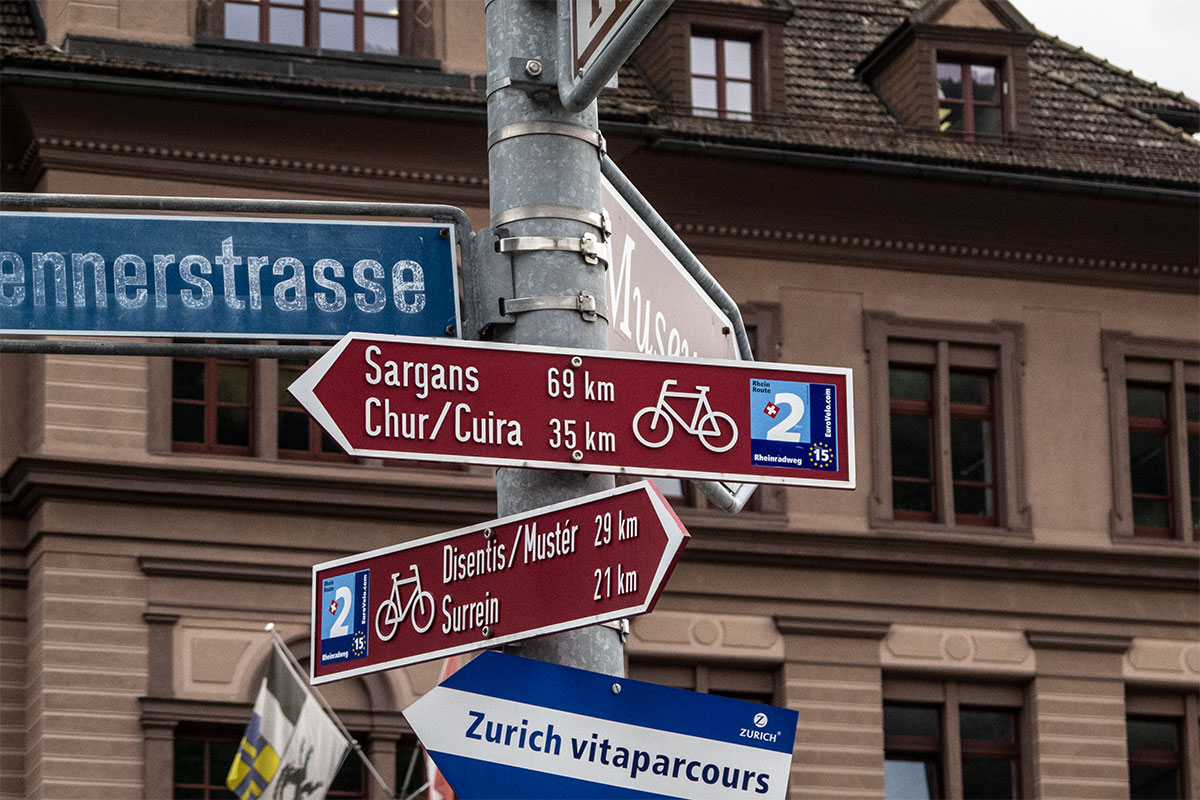 Wegweiser in Ilanz / Schweiz